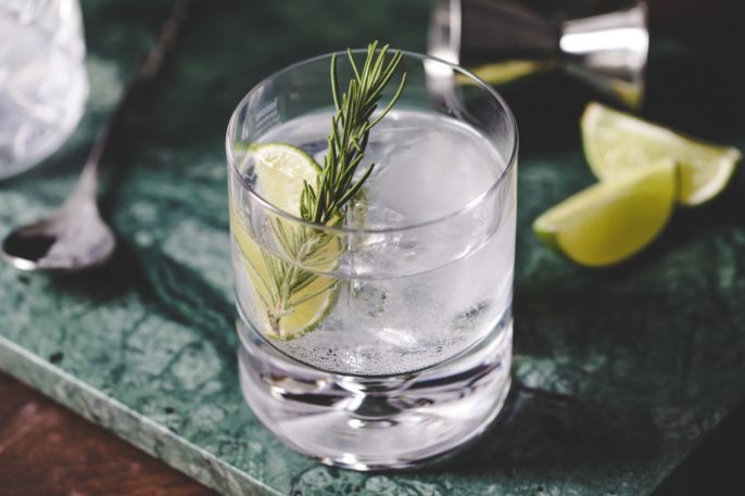 O Gin & Tonic traz a elegância e complexidade que a sua festa de casamento precisa.