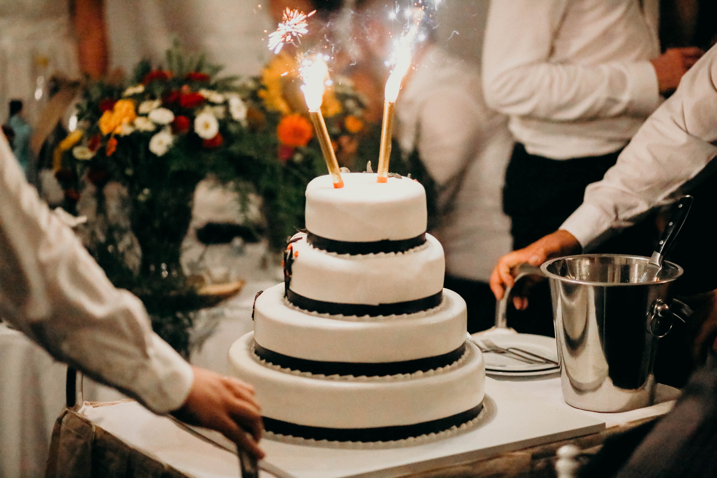 Entenda porque é importante ter um bolo de casamento na sua festa.
