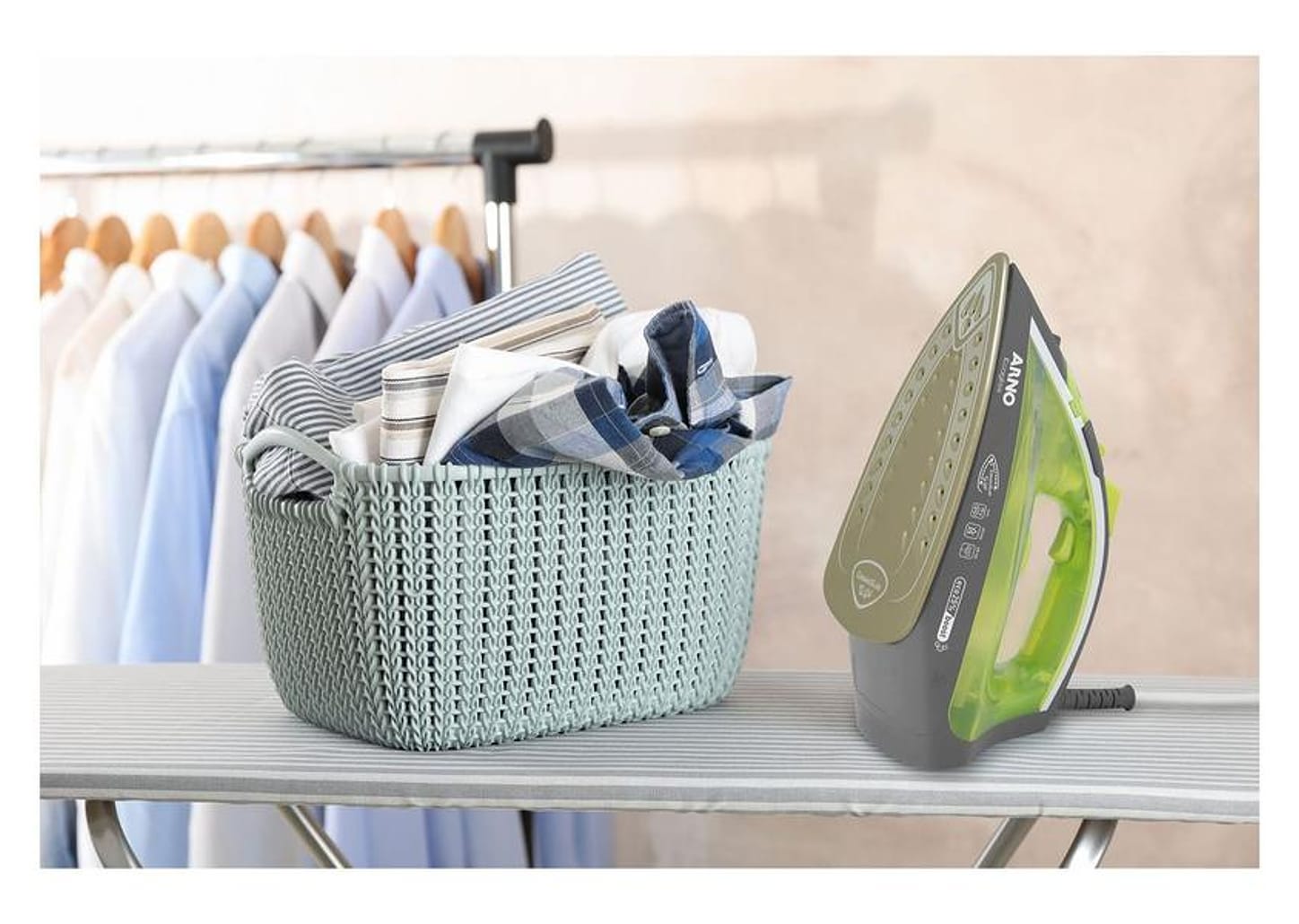Ferro de Passar Roupa a Vapor e a Seco Arno - Ecogliss FEC1 Verde