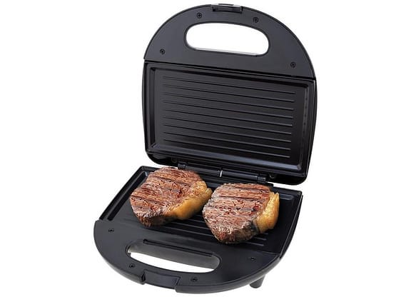 Sanduicheira Britânia Crome Preto e Cinza 750W Antiaderente