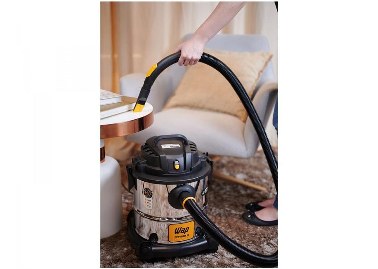 Aspirador de Pó e Água Wap GTW Inox 20 com - Porta Acessórios 1600W Preto e Prata