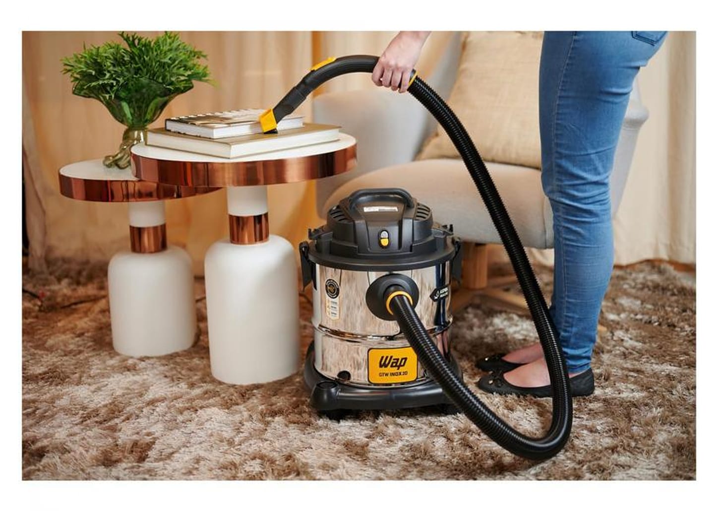 Aspirador de Pó e Água Wap GTW Inox 20 com - Porta Acessórios 1600W Preto e Prata