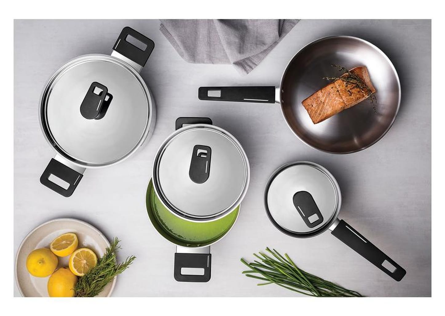 Jogo de Panelas Tramontina Inox - Fundo Triplo 4 Peças Grano Baquelite