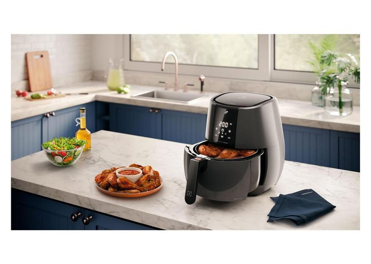 Fritadeira Elétrica sem Óleo/Air Fryer Electrolux - Digital Experience EAF20 Grafite 3,2L com Timer