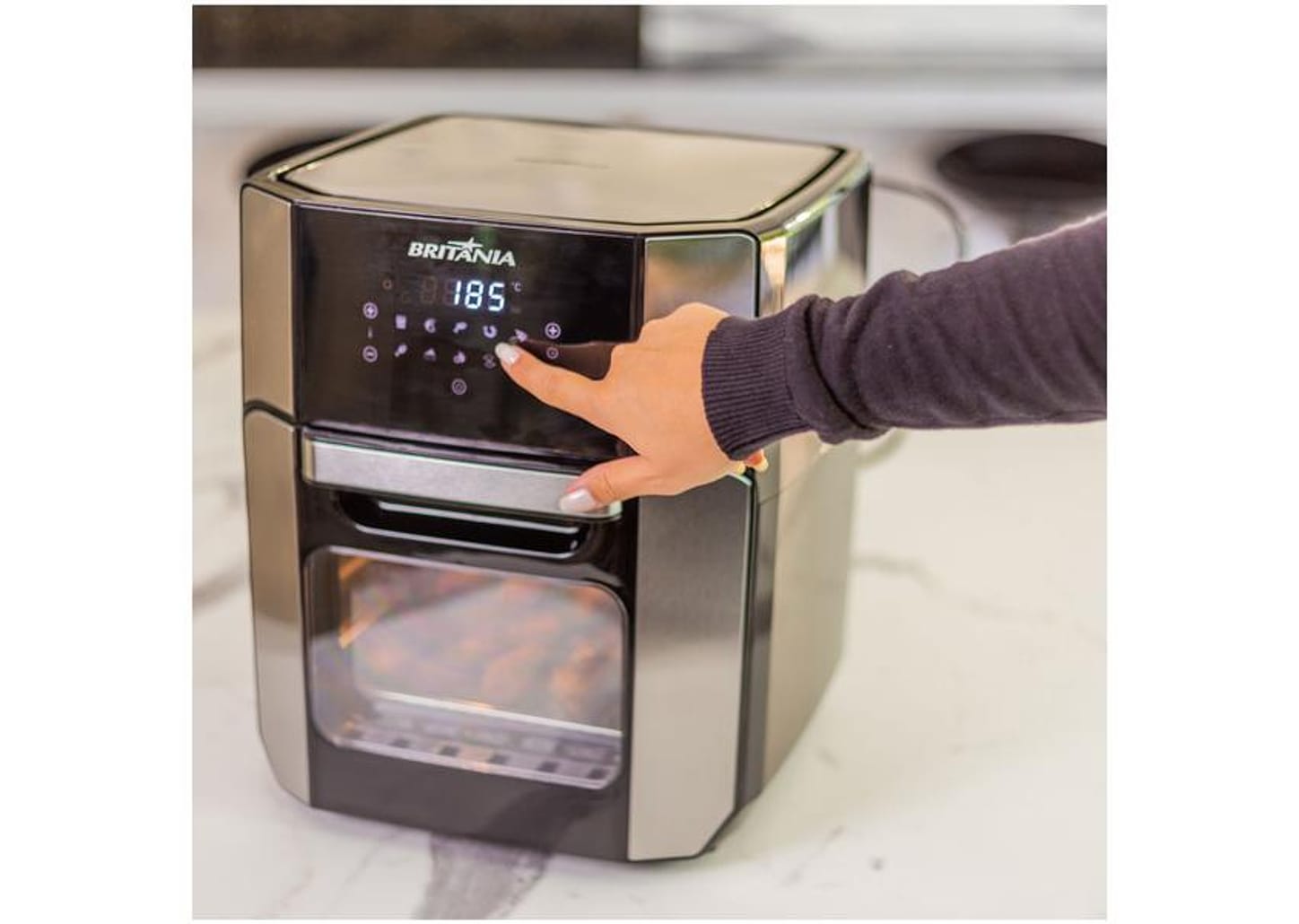 Fritadeira Elétrica sem Óleo/Air Fryer Britânia - Oven BFR2100 Preta 12L com Timer