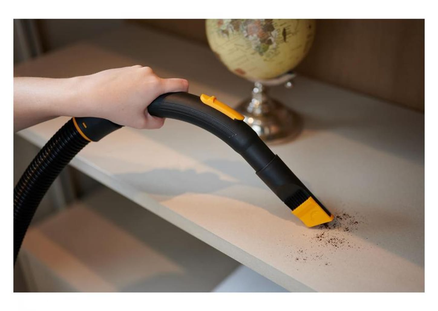 Aspirador de Pó e Água Wap GTW 10 com Porta - Acessórios 1400W Amarelo e Preto