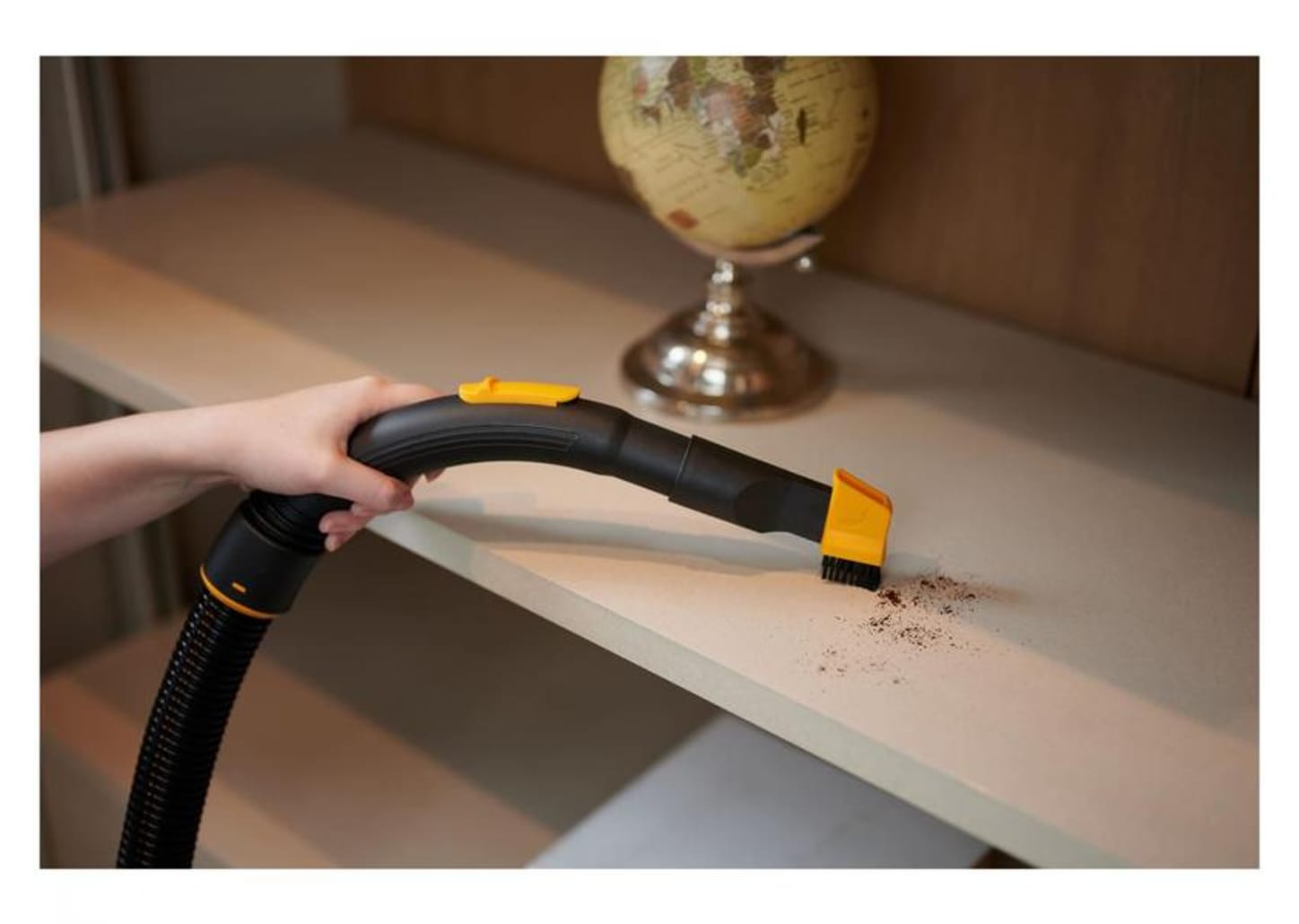 Aspirador de Pó e Água Wap GTW 10 com Porta - Acessórios 1400W Amarelo e Preto