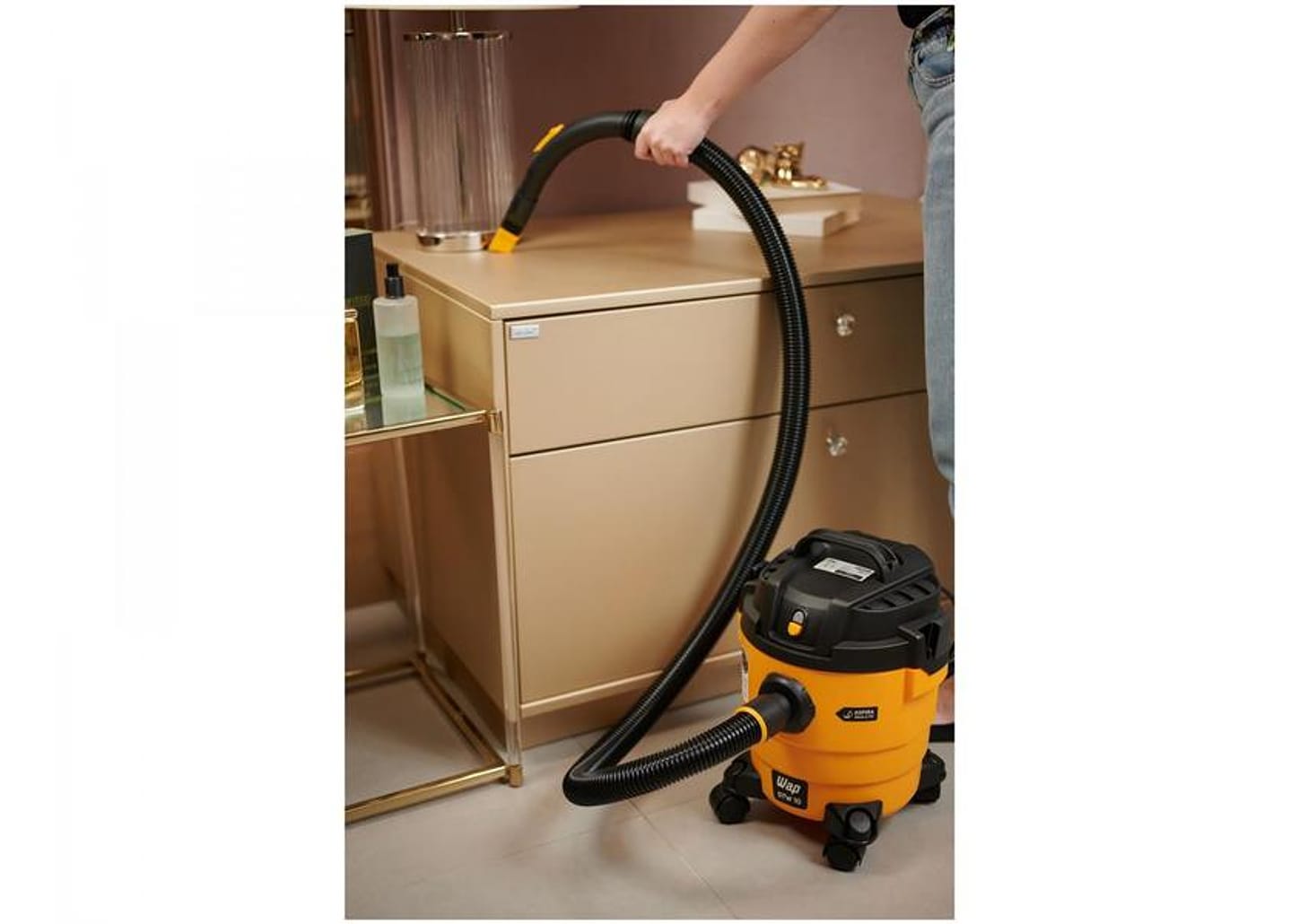 Aspirador de Pó e Água Wap GTW 10 com Porta - Acessórios 1400W Amarelo e Preto