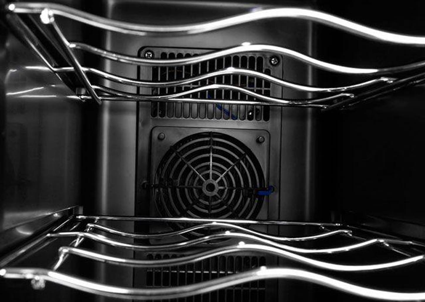 Adega Brastemp 12 Garrafas Preta Iluminação LED com Painel Eletrônico BZC12BEANA