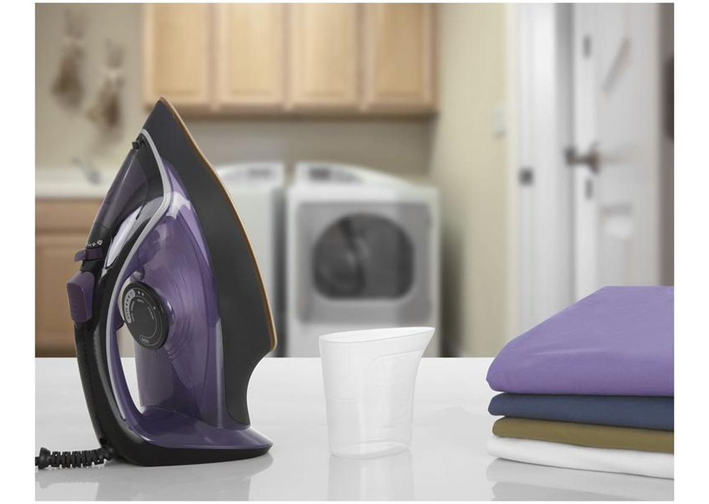 Ferro de Passar Roupa a Vapor e a Seco Portátil - Philco Nano Ceramic PFV2100RX Preto e Roxo