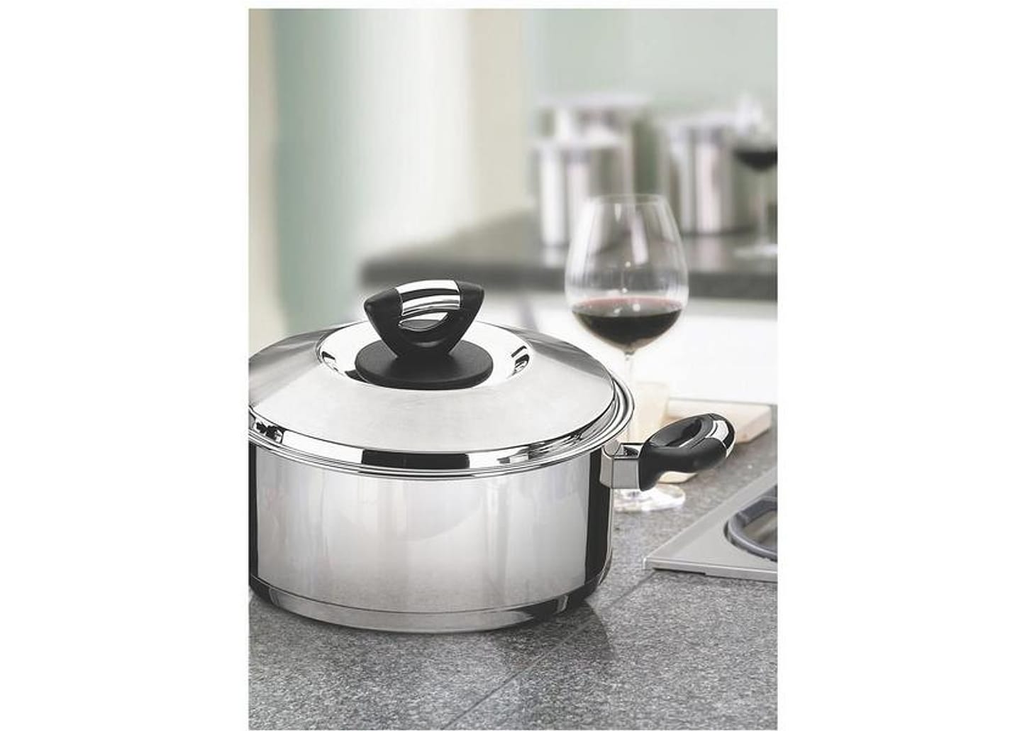 Caçarola Tramontina 4,7L 24cm 0.7mm com Tampa - Solar Baquelite 62723/240