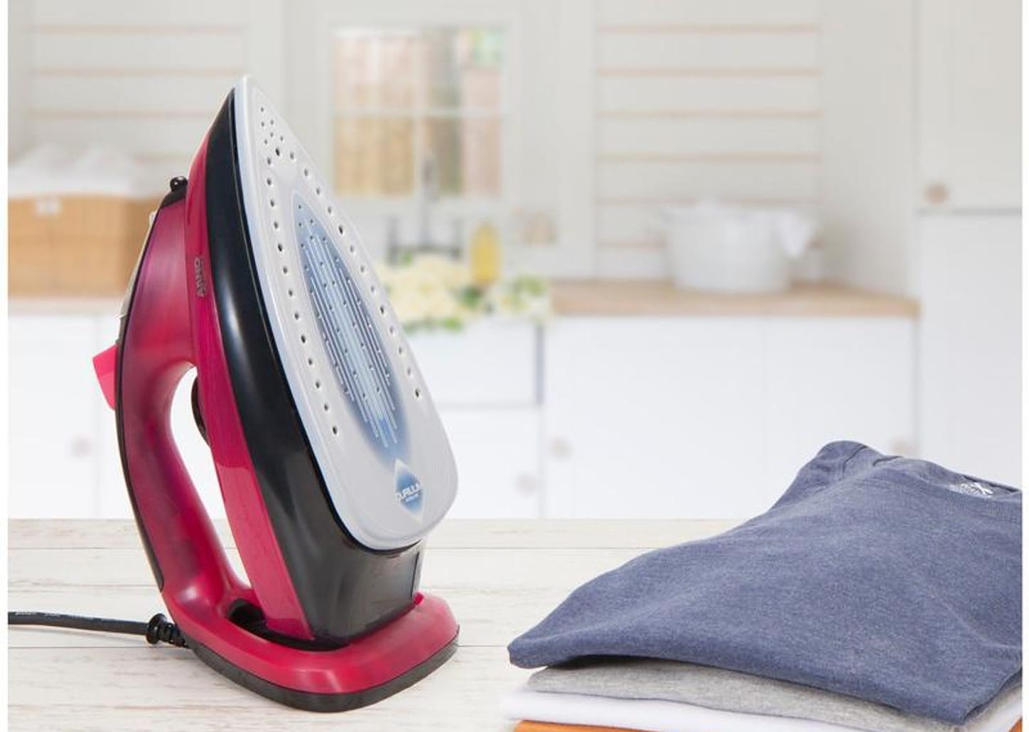 Ferro de Passar a Vapor e a Seco Arno - Ultragliss II FUA2 com Corta Pingos