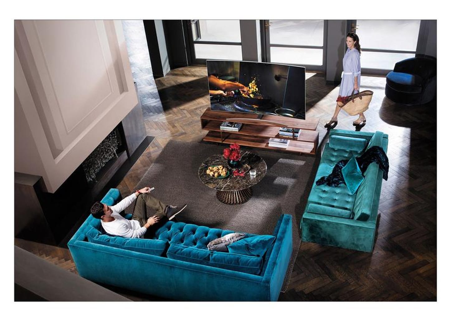 Smart TV 65” 4K QLED Samsung QN65Q8CAMGXZD - Curva Wi-Fi 4 HDMI 3 USB