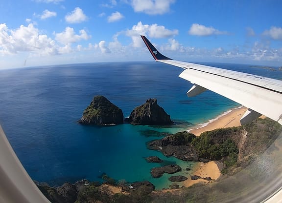 Presentes para a lua de mel Passagem área ida e volta para Fernando de Noronha do Noivo