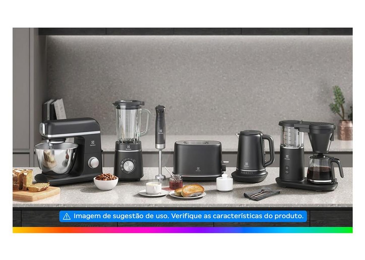 Cafeteira Elétrica Electrolux Expert CMP70 31 Cafés Preta