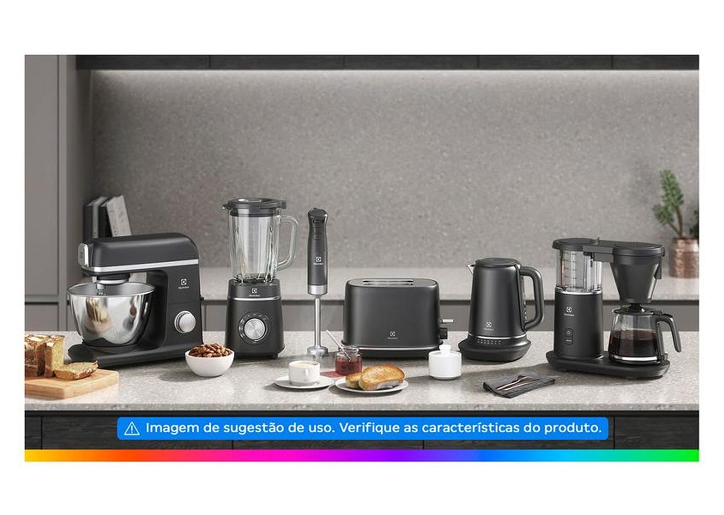 Cafeteira Elétrica Electrolux Expert CMP70 31 Cafés Preta
