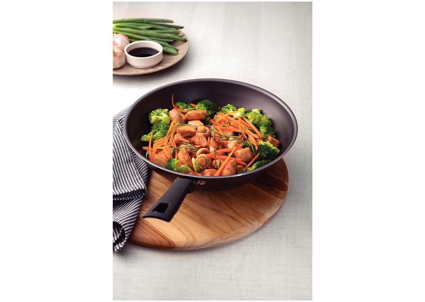 Frigideira Wok Antiaderente Tramontina de Alumínio Funda Loreto Grafite 28cm