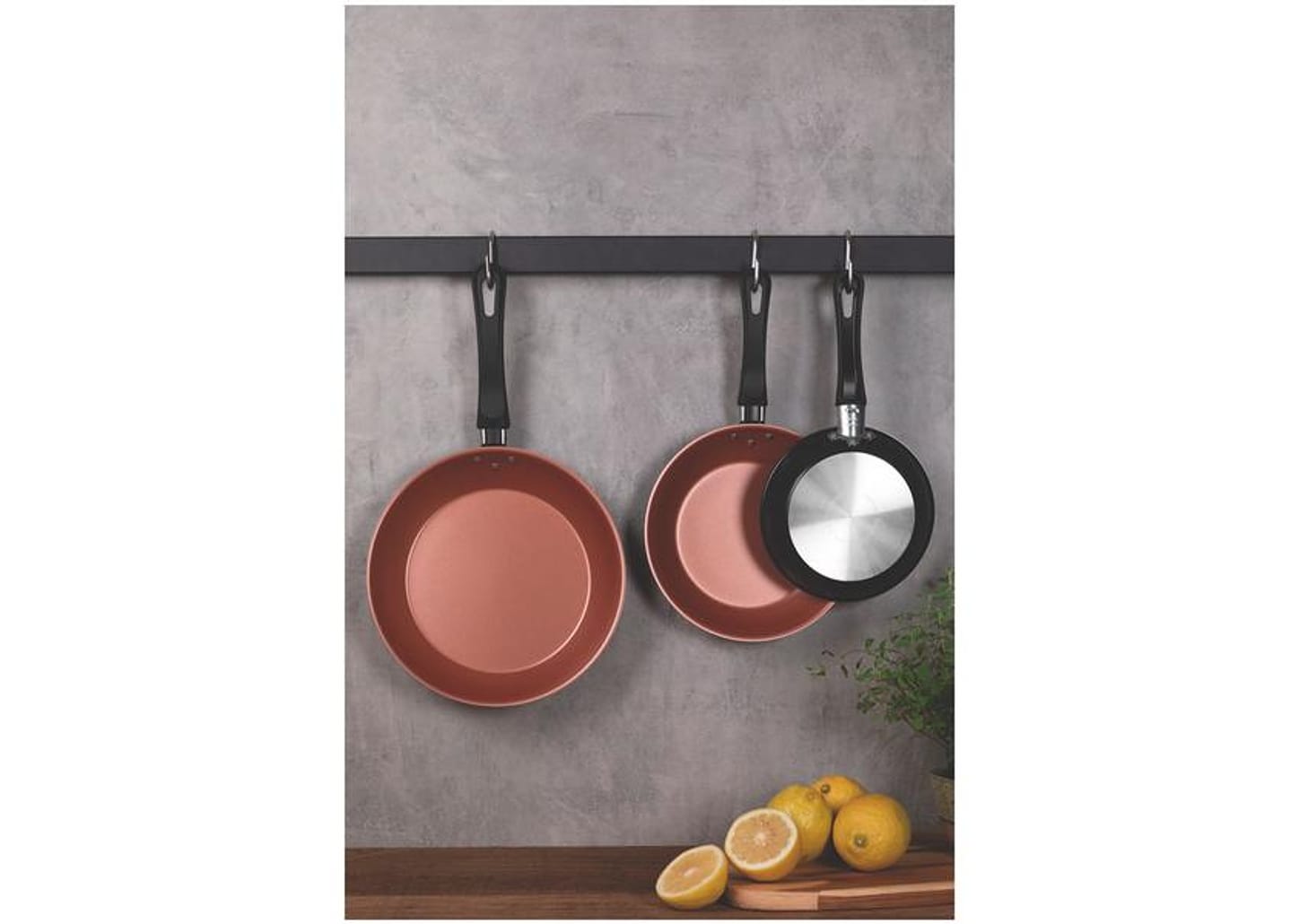 Conjunto de Frigideiras Antiaderente Tramontina de Alumínio Caribe Preto e Salmão 3 Peças