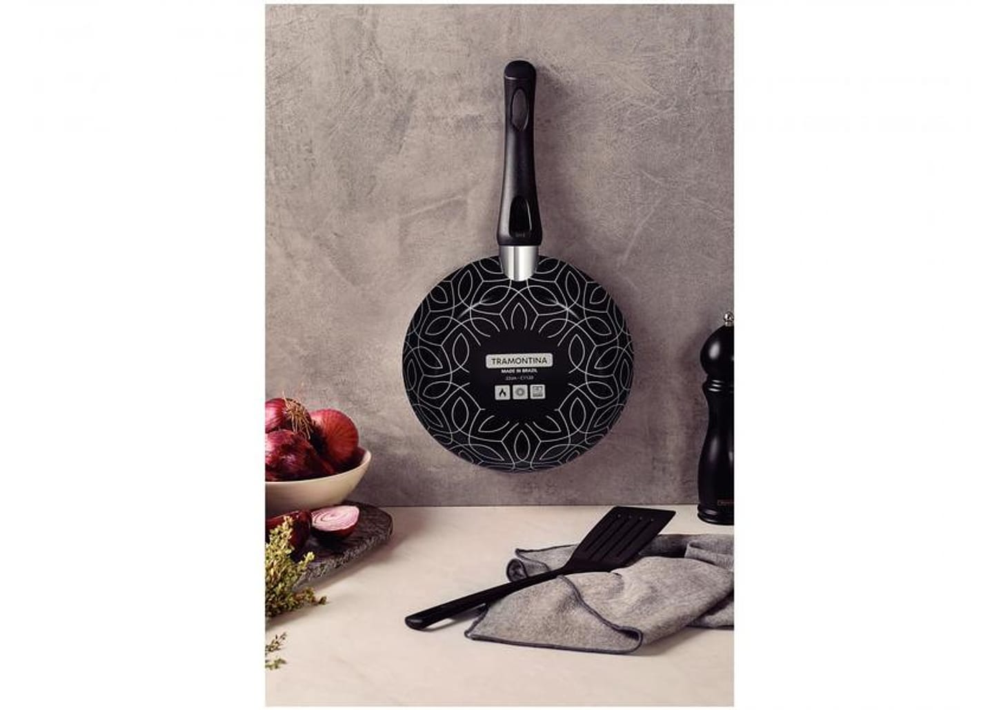 Frigideira Antiaderente Tramontina de Alumínio Paris Preta 22cm com Espátula