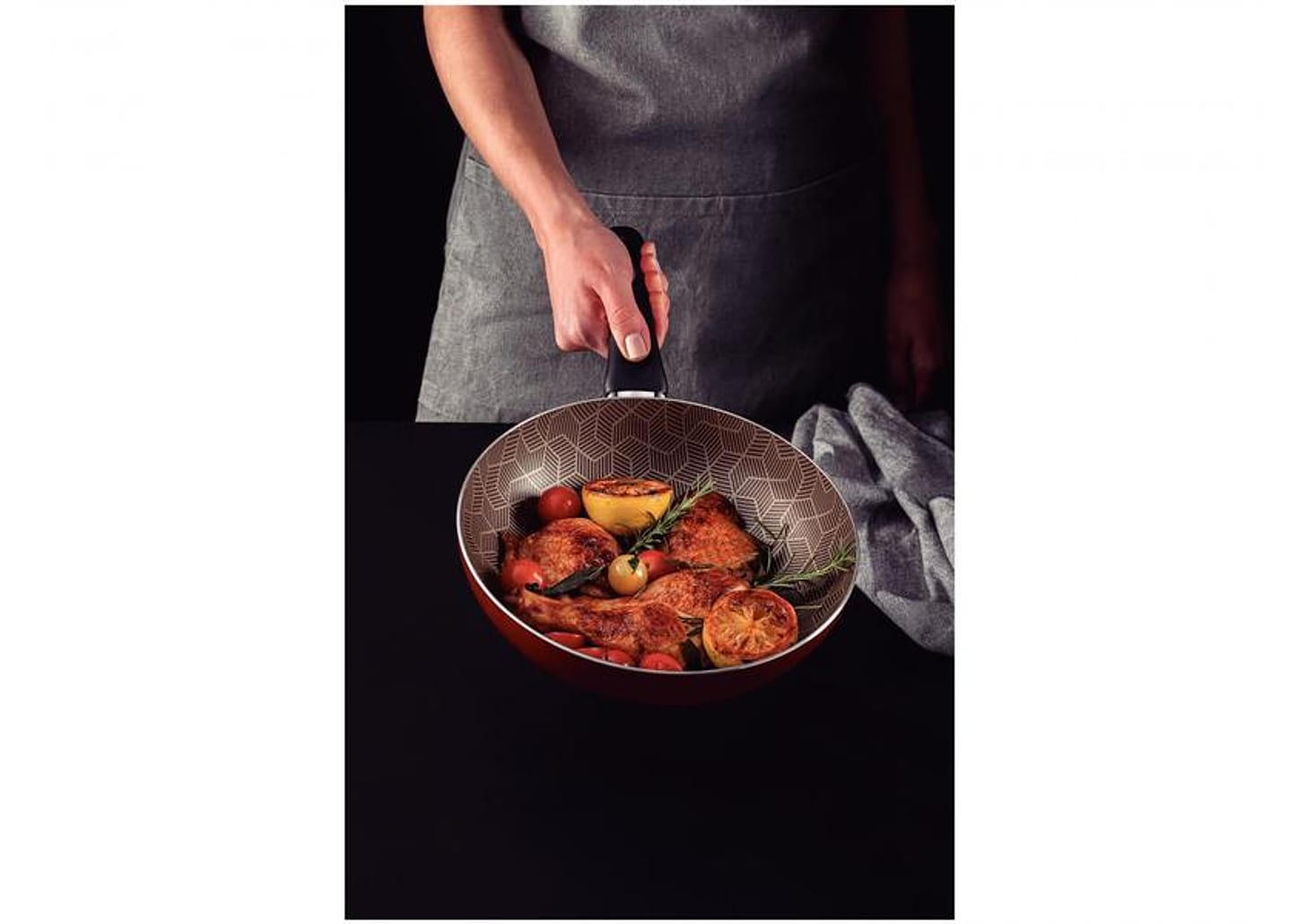 Frigideira Antiaderente Tramontina de Alumínio Funda Vermelha Chumbo 28cm