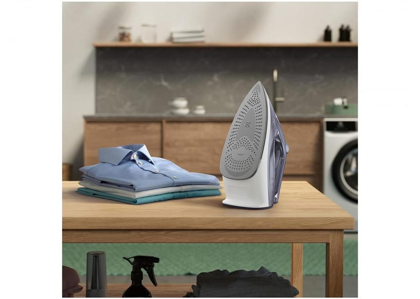 Ferro de Passar Roupa a Vapor e a Seco Electrolux - ESI60 Azul Marinho