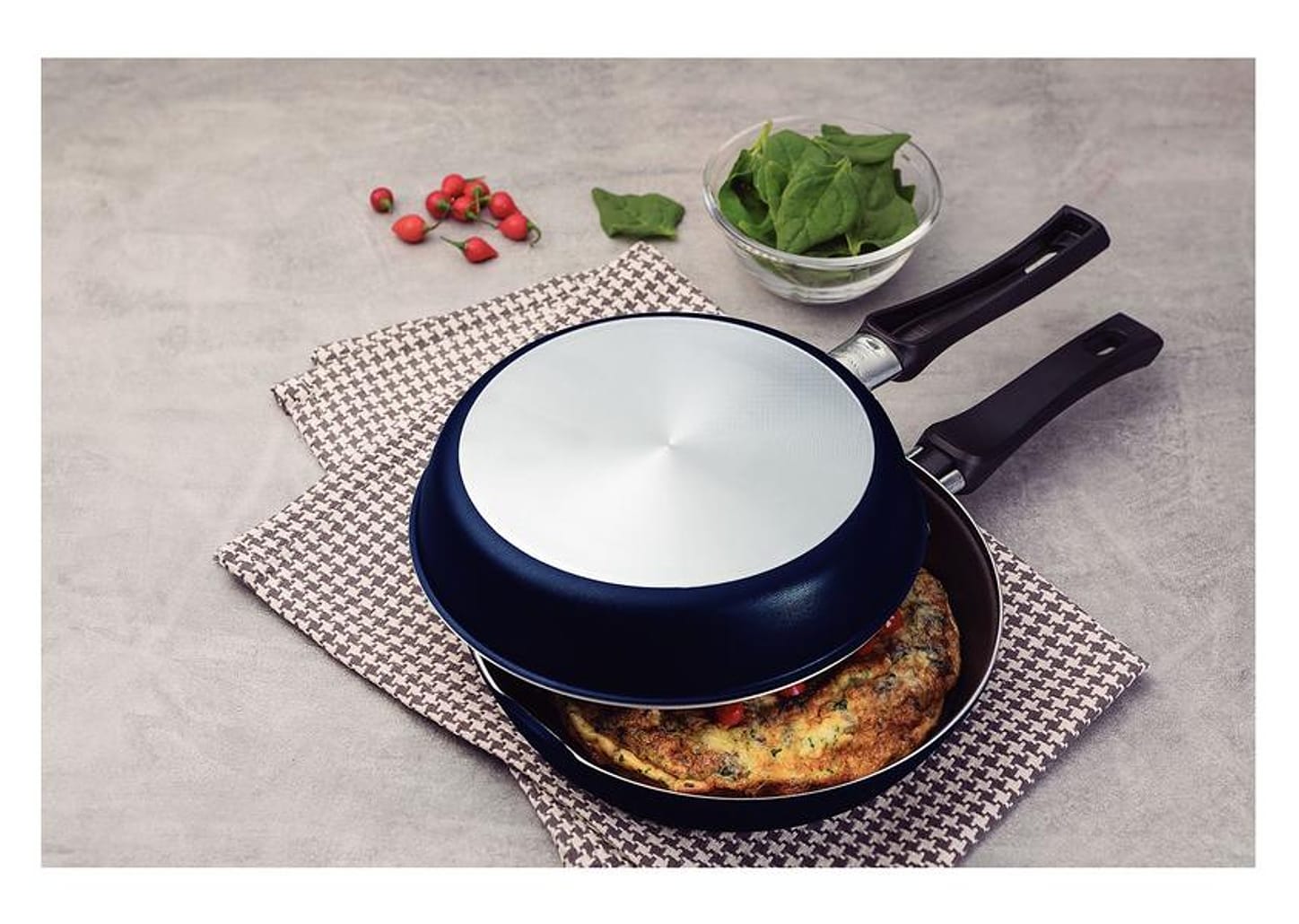 Omeleteira Tramontina de Alumínio 20cm Ravena