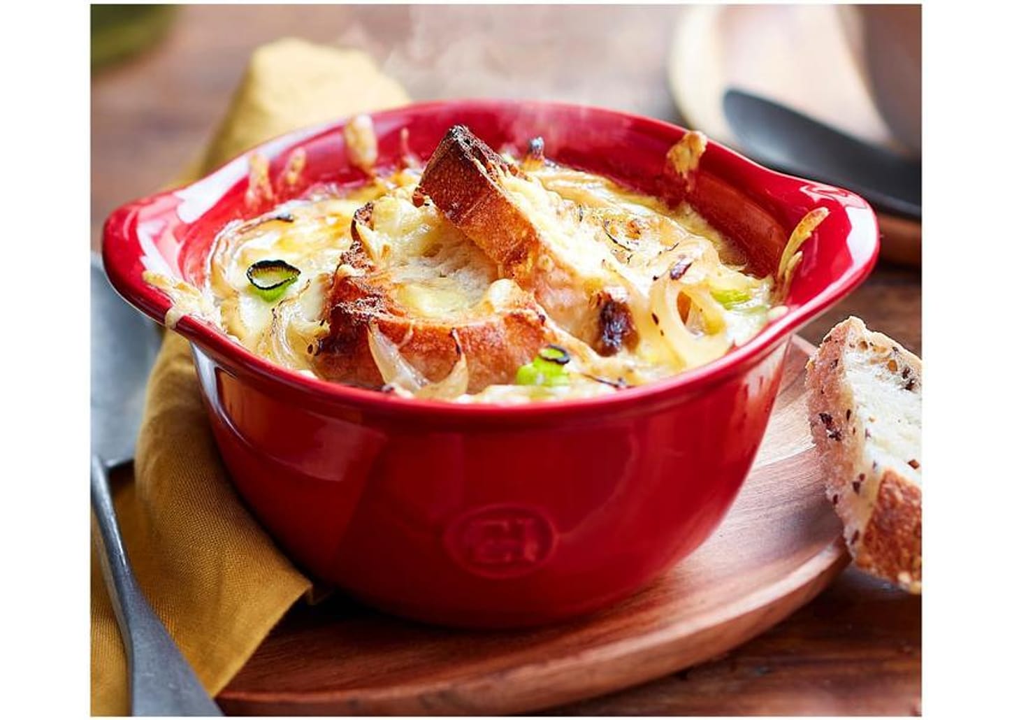 Bowl de Cerâmica Vermelho com Alças Trudeau - Emile Henry 550ml