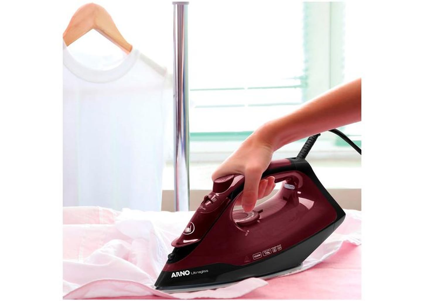 Ferro de Passar Roupa a Vapor Arno Ultragliss FMV - Rosa e Preto