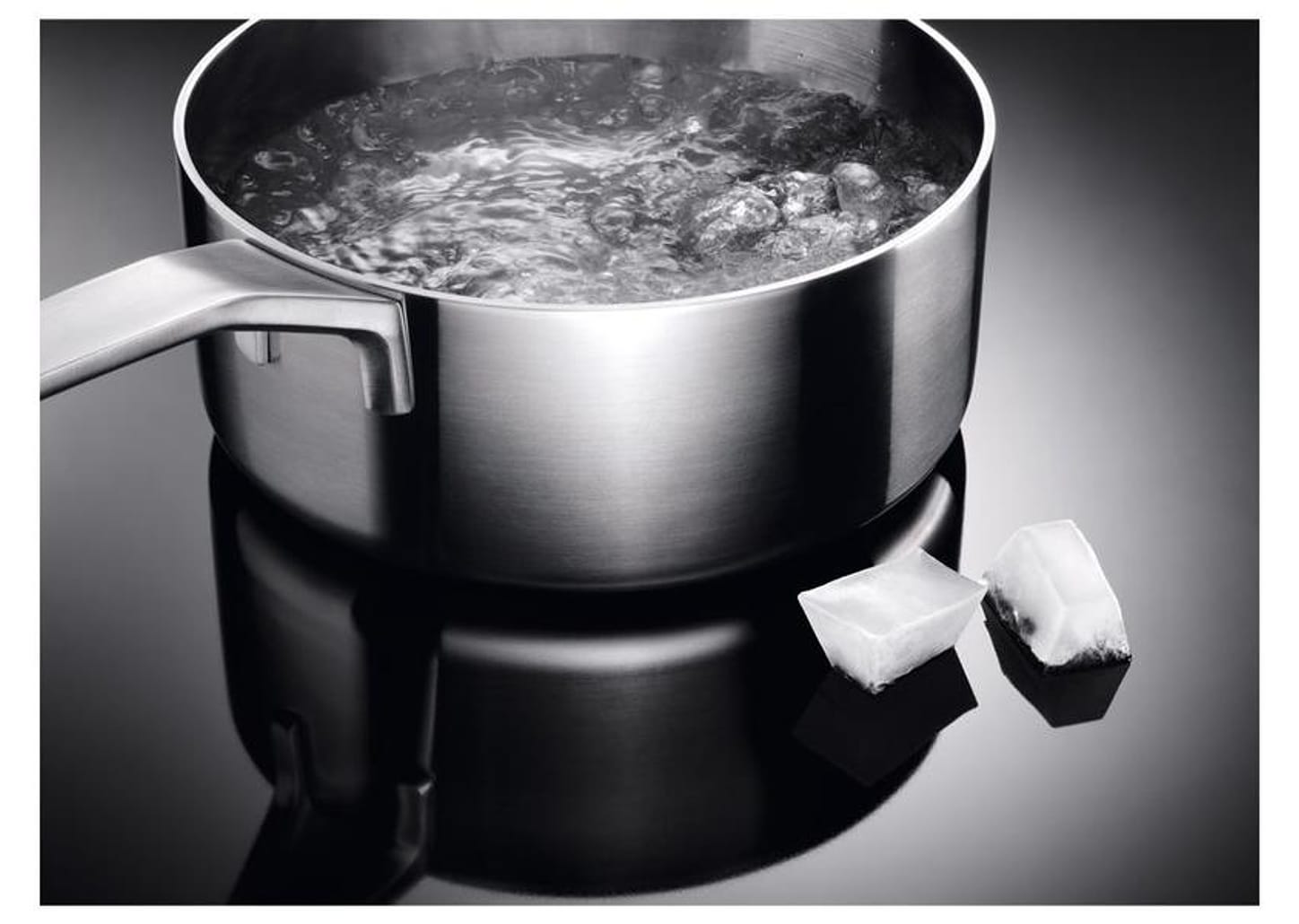 Cooktop 4 Bocas Indução Electrolux Painel Touch - Preto Acendimento Automático IE6LP