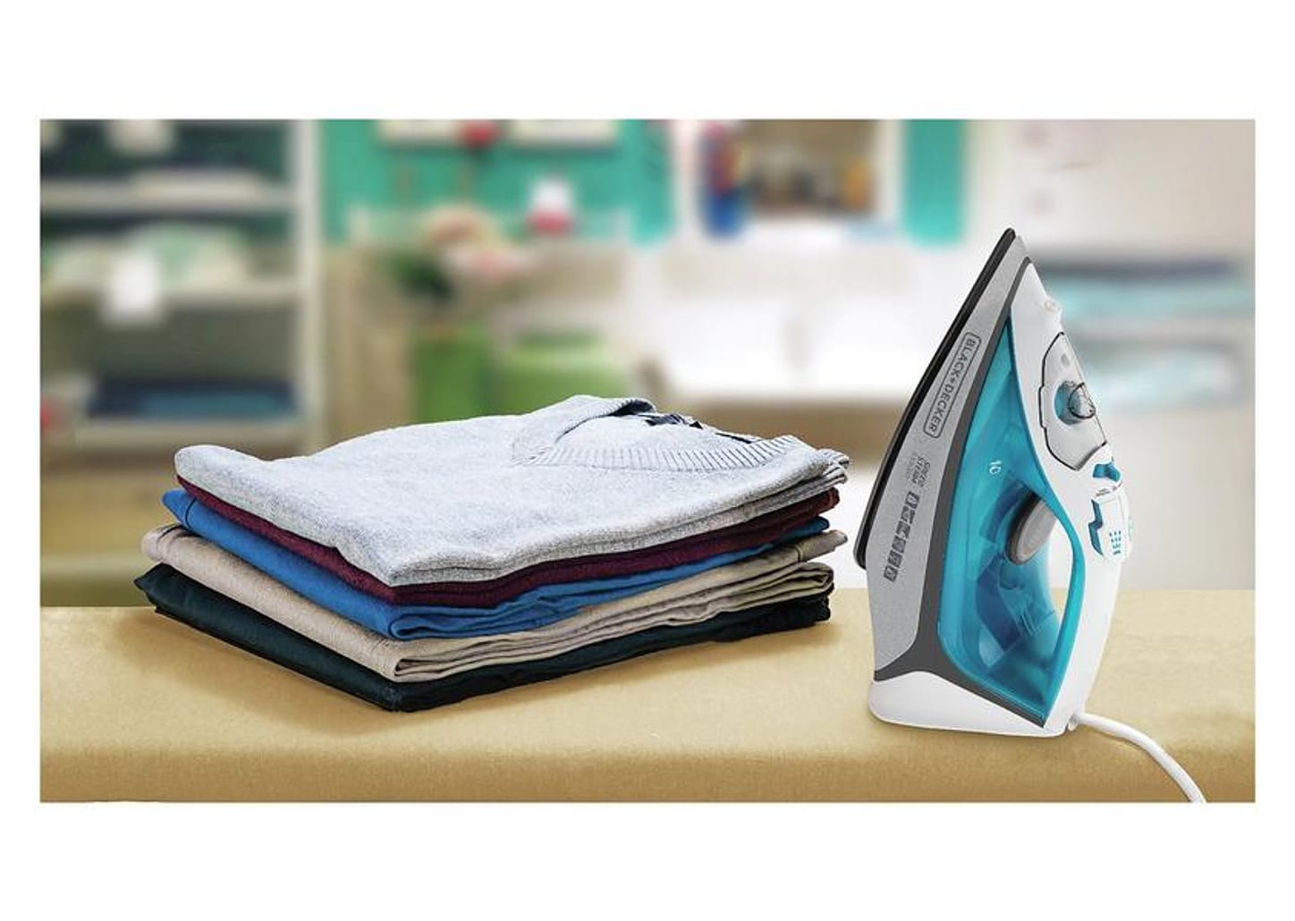 Ferro de Passar Roupa a Vapor e a Seco - Black + Decker FX3060 Branco e Azul