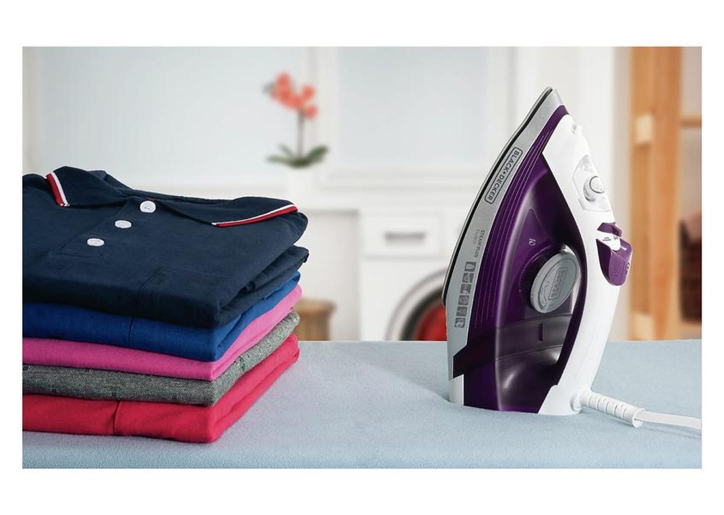 Ferro de Passar Roupa a Vapor e a Seco - Black + Decker FX2500 Branco e Roxo