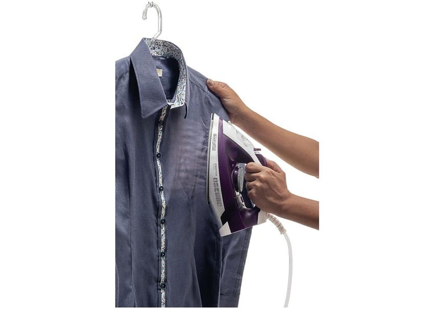 Ferro de Passar Roupa a Vapor e a Seco - Black + Decker FX2500 Branco e Roxo