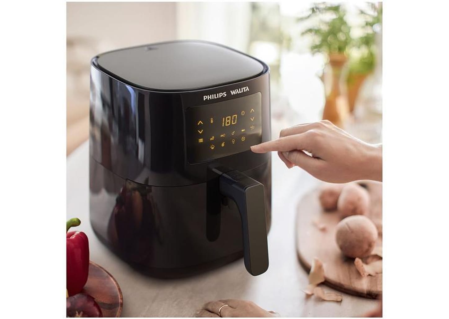 Fritadeira Elétrica sem Óleo/Air Fryer Philips - Walita Spectre Série 3000 RI9252 Preta 2,6L