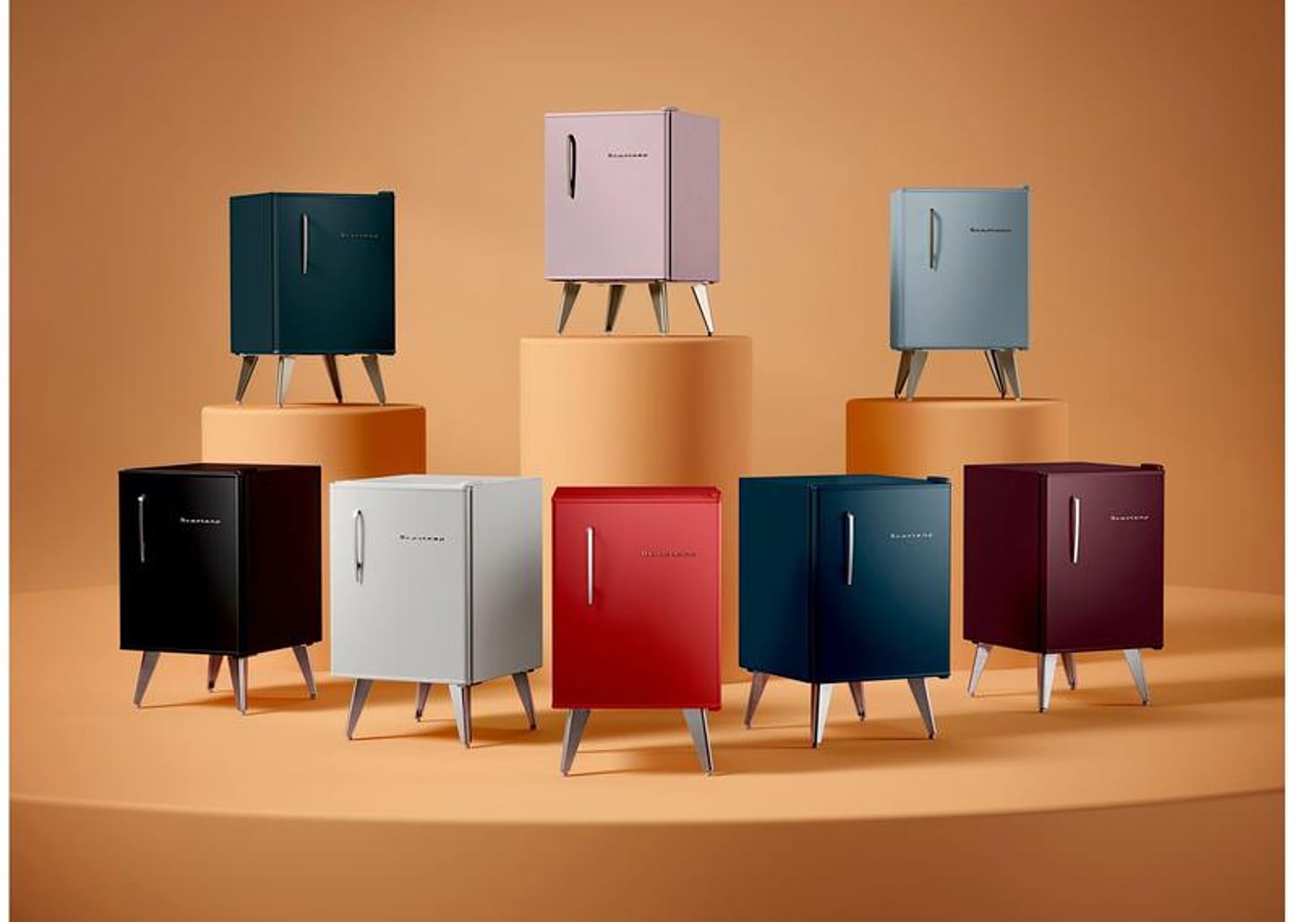 Frigobar Brastemp 76L Preto Retrô BRA08HE