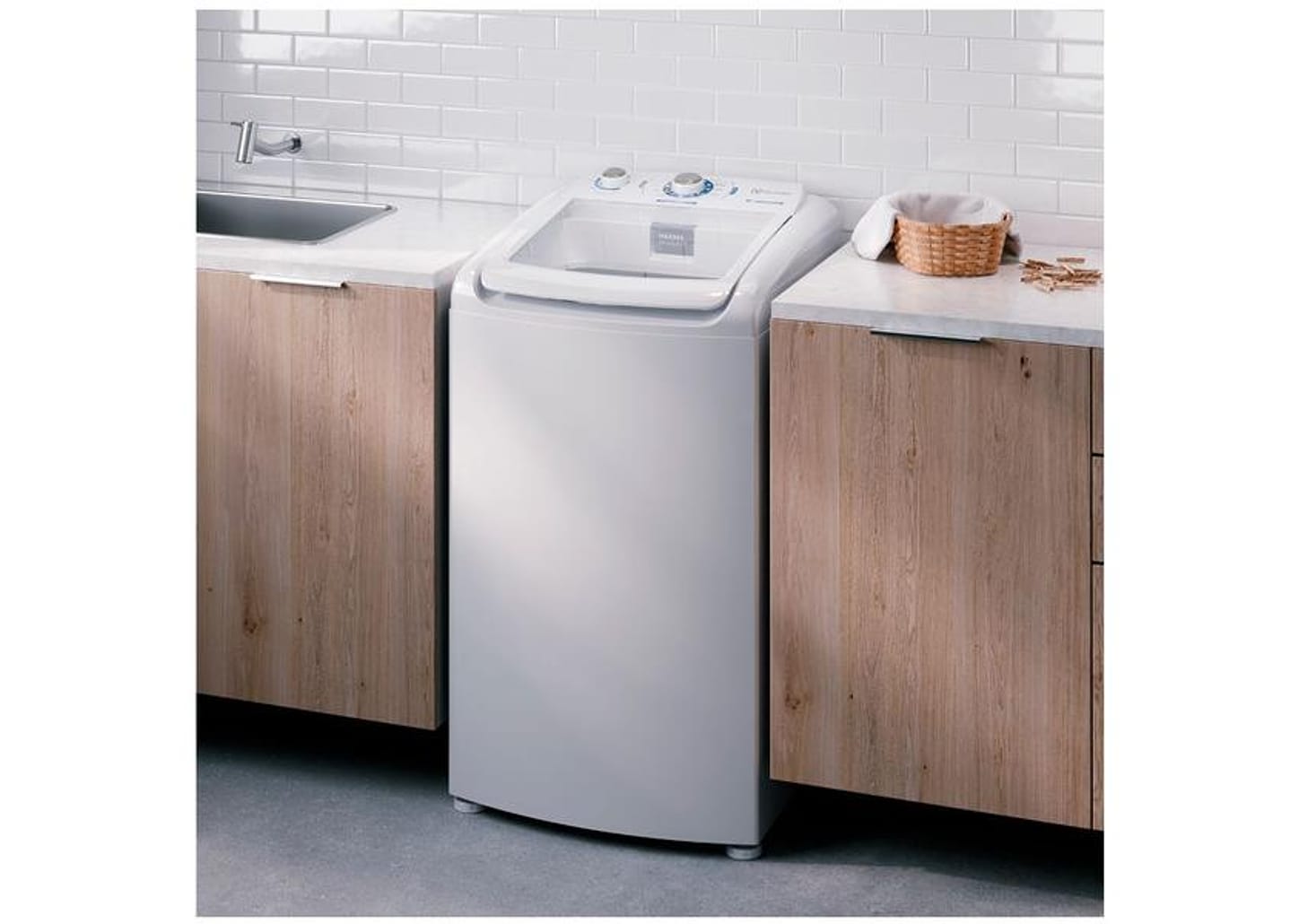 Lavadora de Roupas Electrolux 9kg 10 Programas de Lavagem Branco Efficient Care LED09