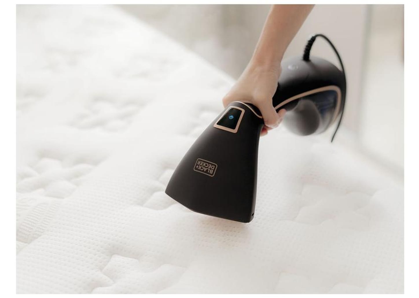 Vaporizador de Roupas Black+Decker BDV2200 Portátil 230ml 1500W com Acessórios