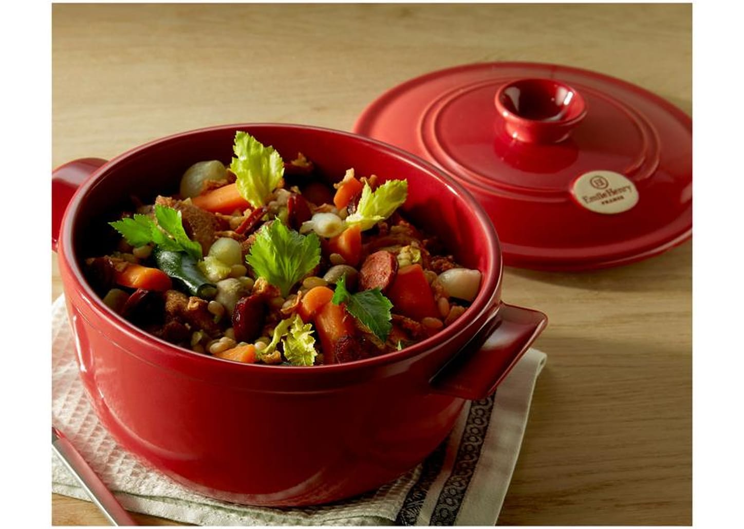 Caçarola Emile Henry de Cerâmica com Tampa 26cm 4L Vermelha