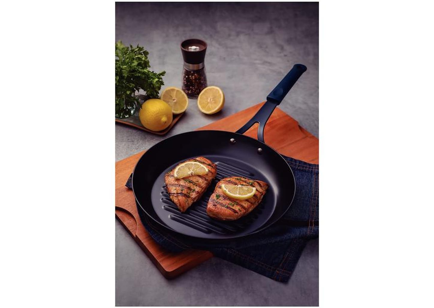 Bistequeira Tramontina de Ferro 30cm 20767030