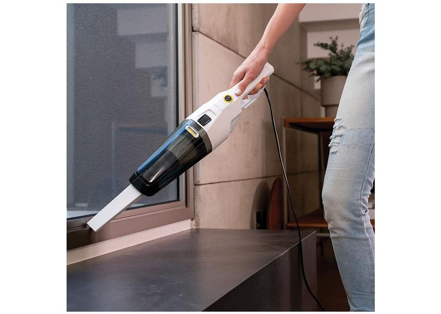 Aspirador de Pó Vertical Kärcher com Filtro HEPA 1000W VCL 1 Stick Branco