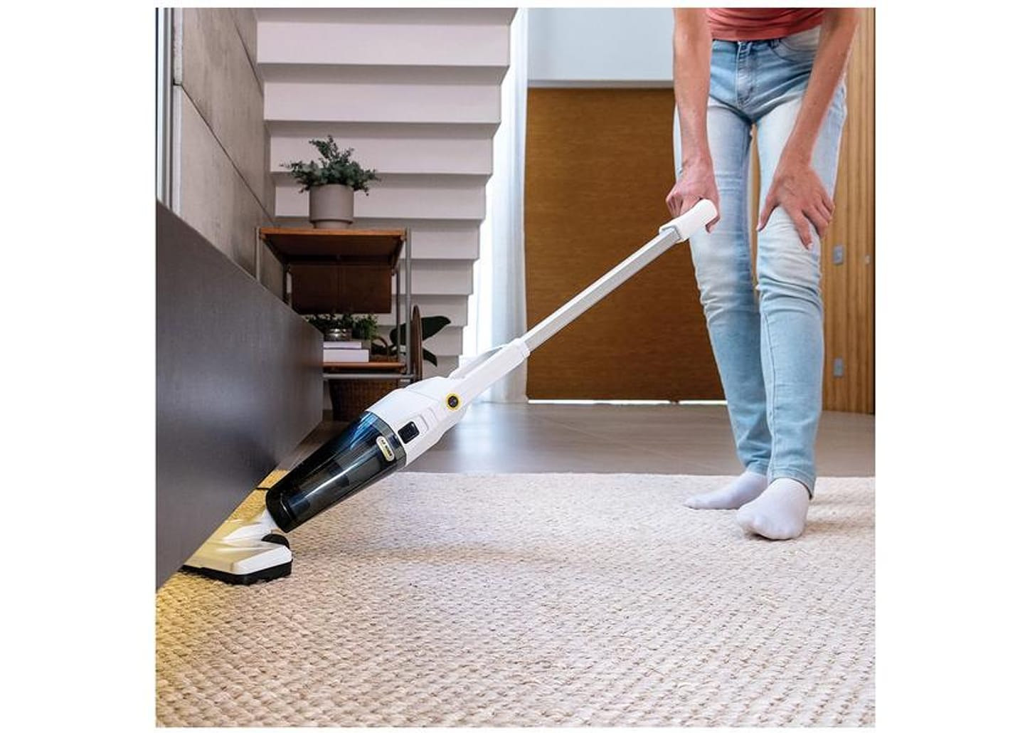 Aspirador de Pó Vertical Kärcher com Filtro HEPA 1000W VCL 1 Stick Branco