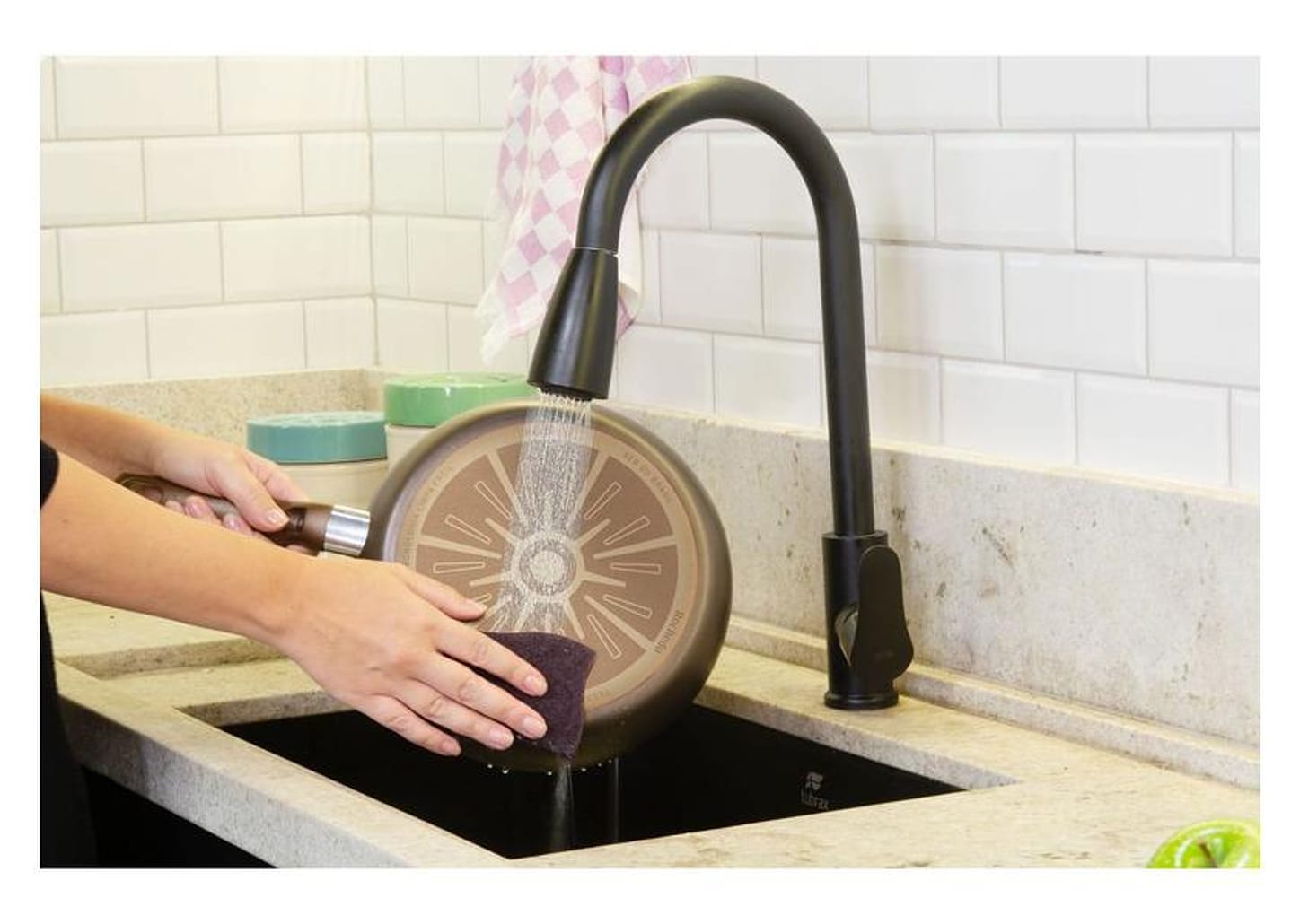 Panela Wok Antiaderente Rochedo de Alumínio Expert Chocolate 24cm