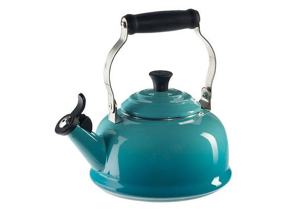 Chaleira Com Apito De Aço Esmaltado Le Creuset Azul Caribe 1,6l