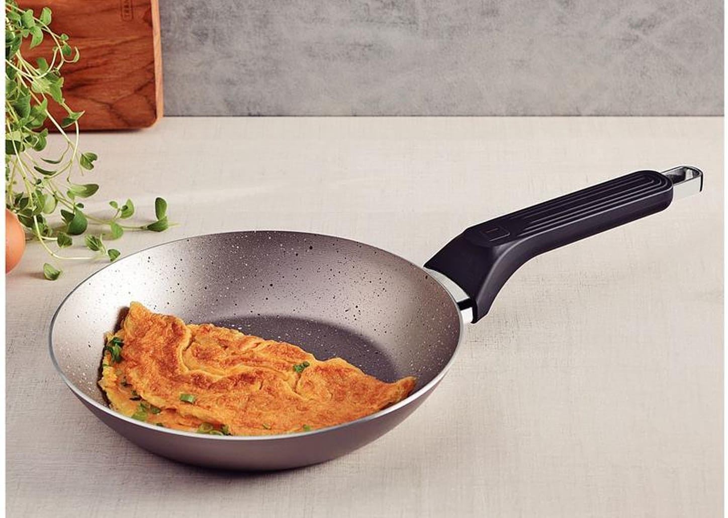 Frigideira Antiaderente Tramontina de Alumínio Milazzo Amêndoa 20cm