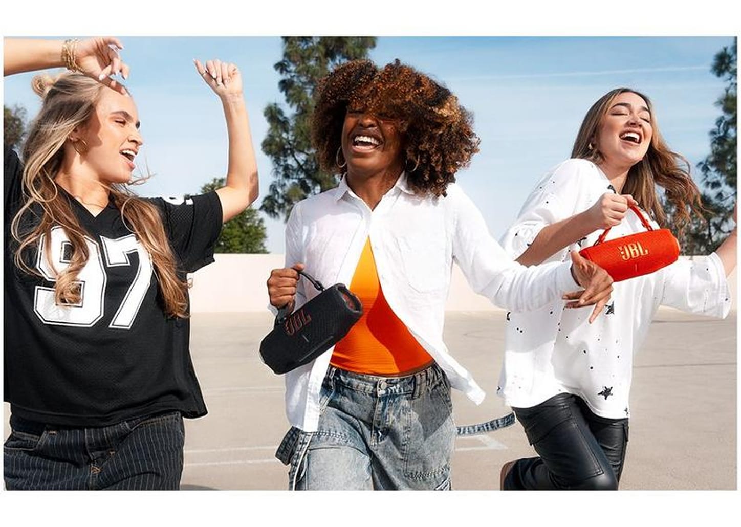 Caixa de Som JBL Charge 6 JBLCHARGE6BLKBR Bluetooth Amplificada Portátil IP68 30W RMS