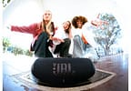 Caixa de Som JBL Charge 6 JBLCHARGE6BLKBR Bluetooth Amplificada Portátil IP68 30W RMS
