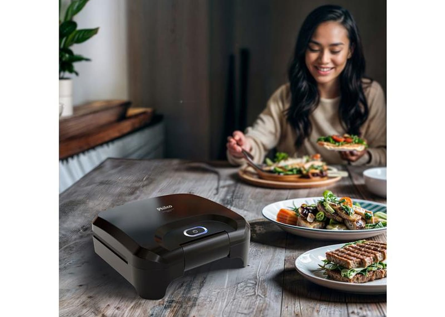 Sanduicheira Grill Philco Preta Antiaderente PGR25A 750W