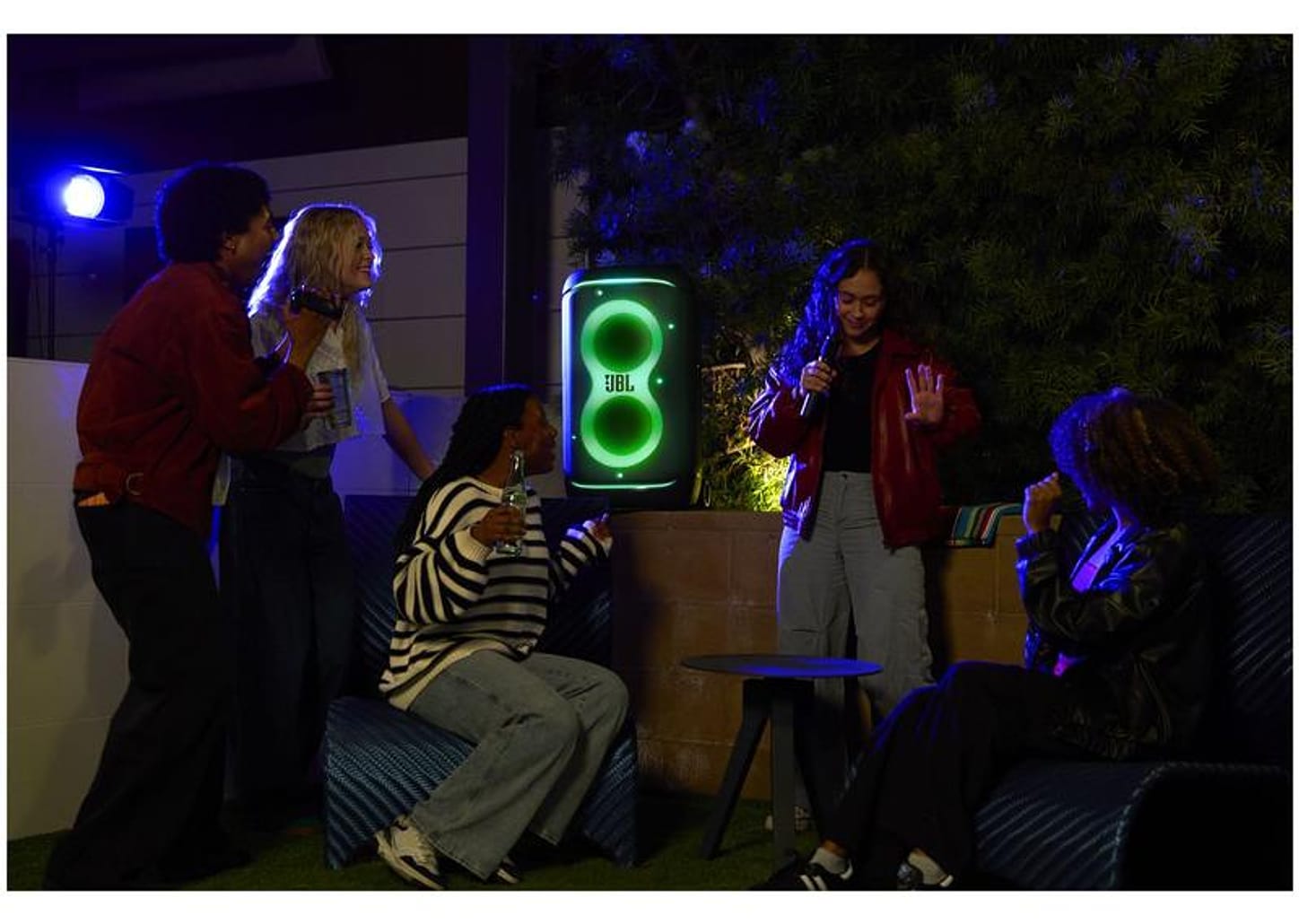 Caixa de Som JBL PartyBox 520 JBLPARTYBOX520BR Bluetooth Amplificada Portátil IPX4 400W RMS