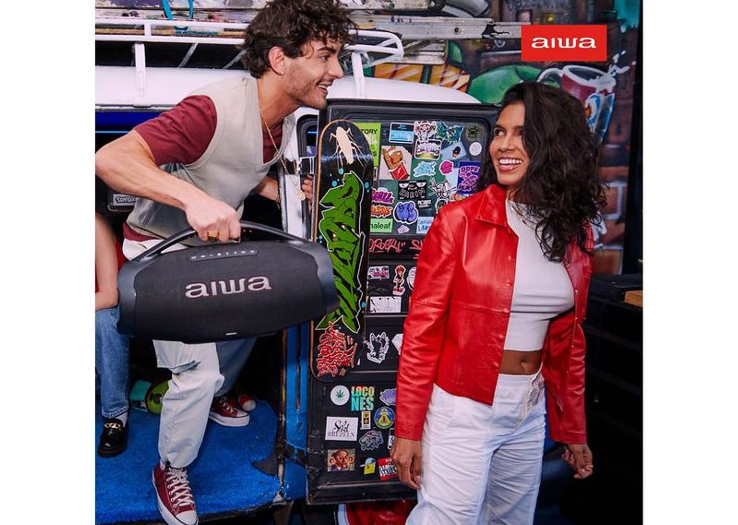 Caixa de Som Aiwa Boombox Plus AWS-BBS-01-B Bluetooth Amplificada 200W USB