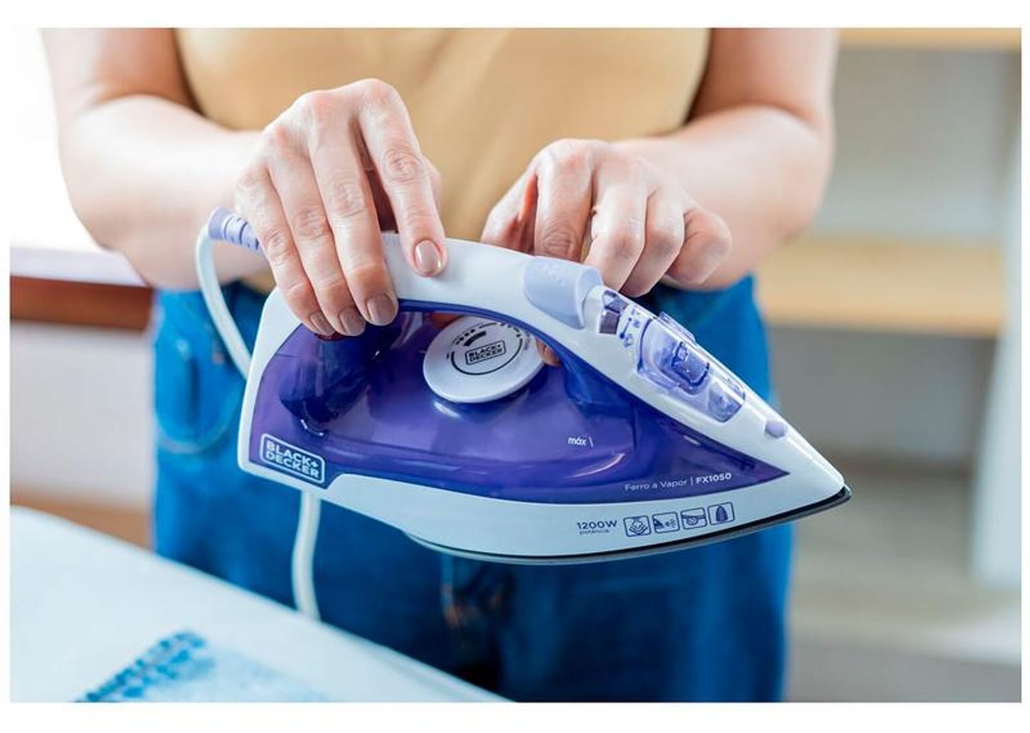 Ferro de Passar Roupa a Vapor e a Seco Black+Decker FX1050 Branco e Roxo