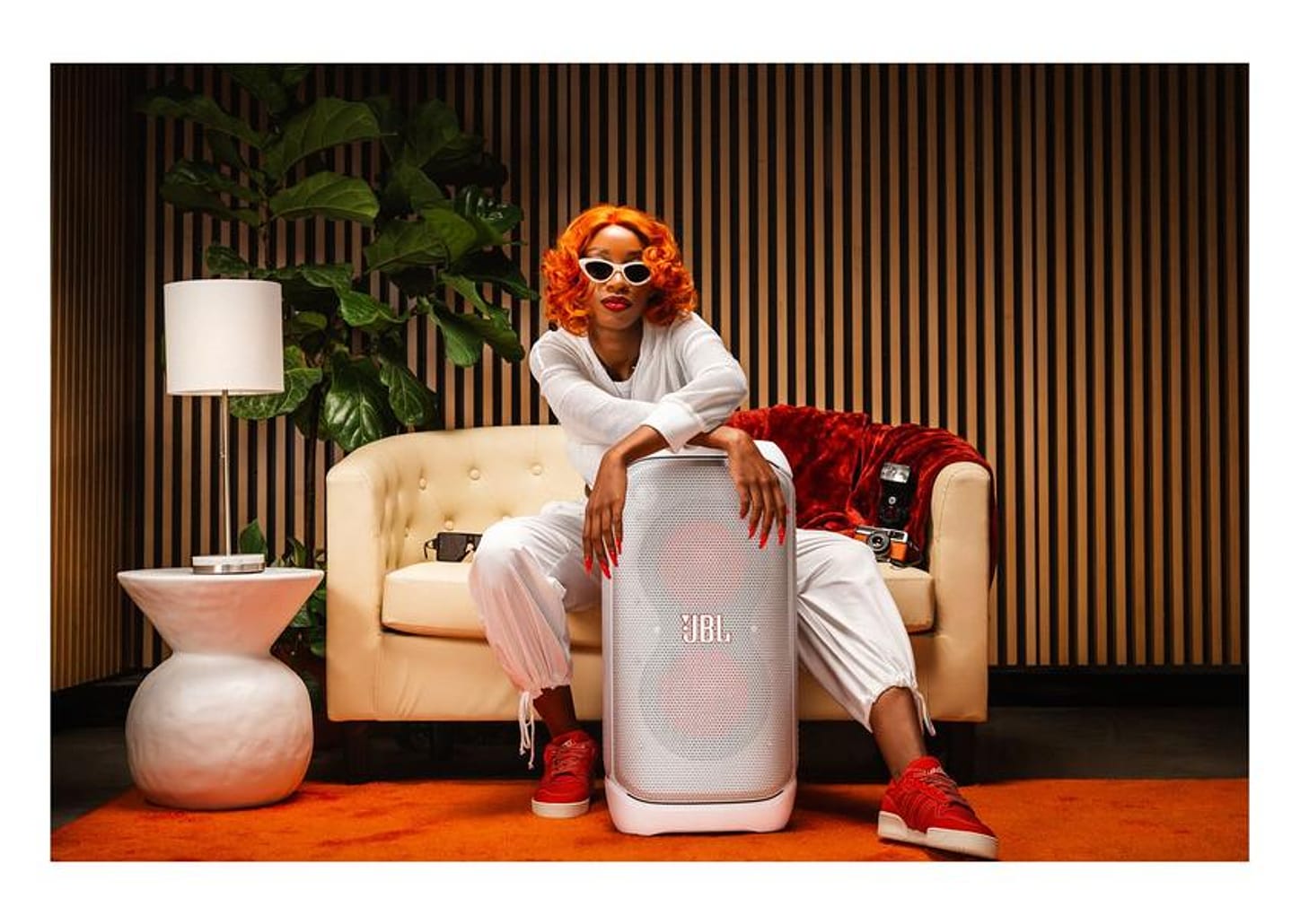 Caixa de Som Amplificada Bluetooth JBL Party Box Stage 320 240W USB